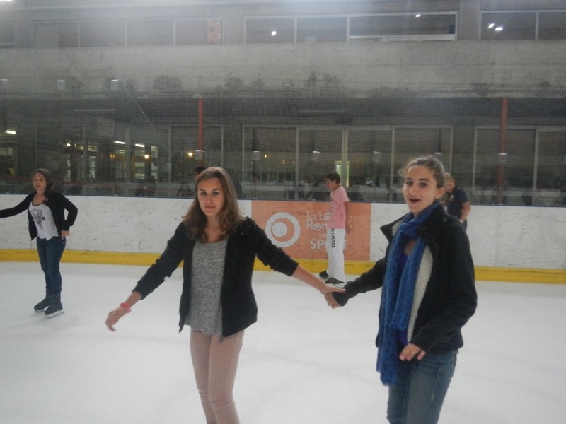 Village Camps International Summer Camp Leysin, Switzerland 2026-08-15 https://www.villagecamps.com/journals_admin/images/697-12-reds ice skate (15).jpg